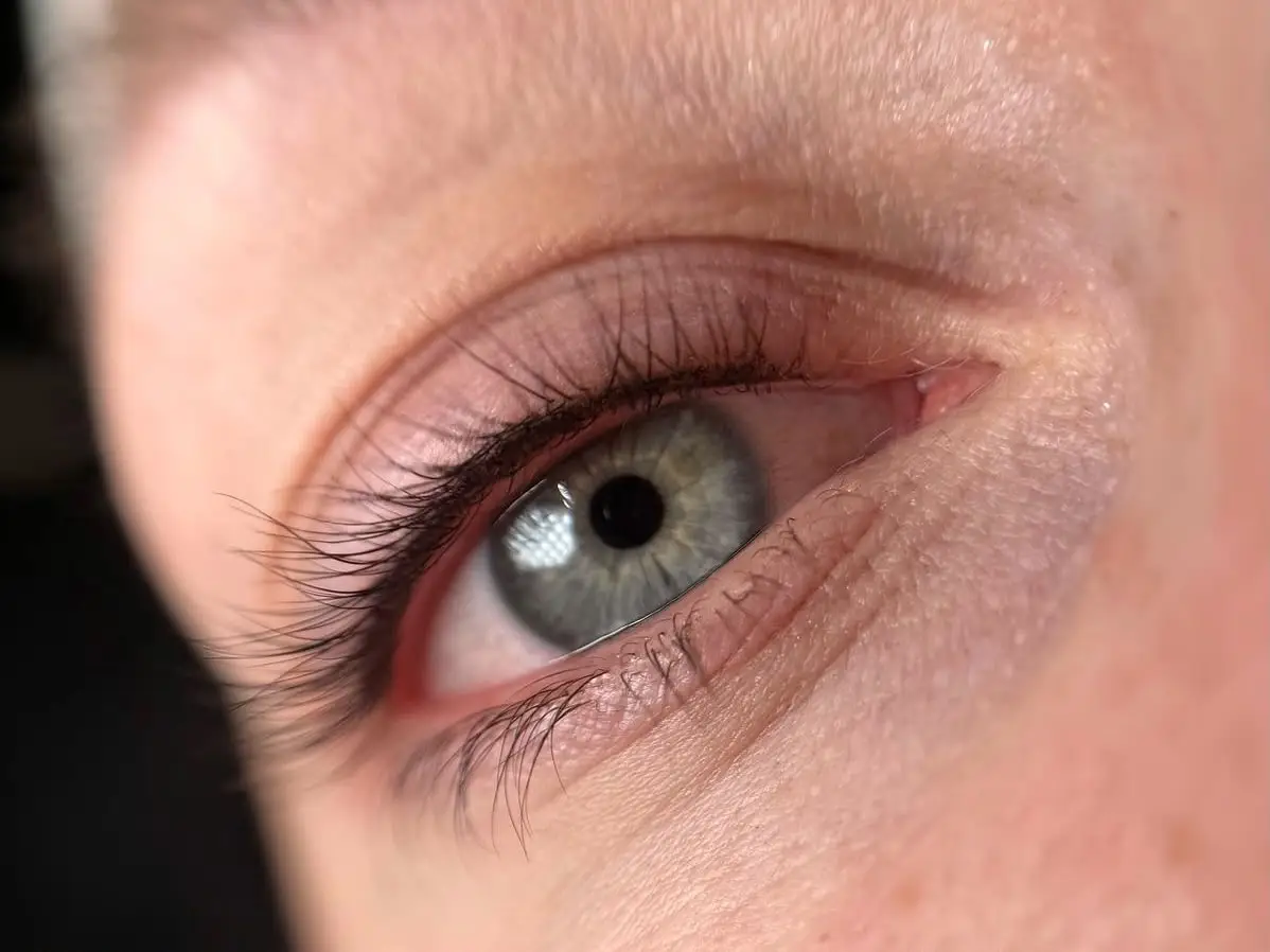 Lashline superior realizado en CADII Estética Lanús