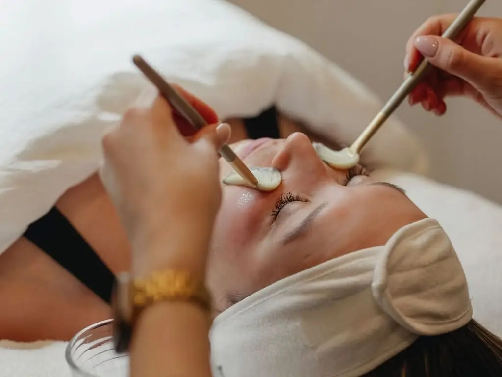 Limpieza facial profunda en gabinete de CADII Estética Lanús